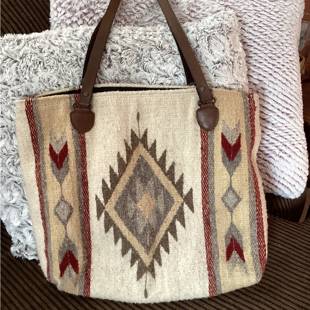 Wool tote
